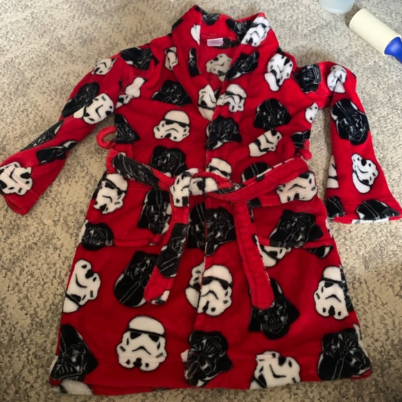 Robe - Picture 2 of 4